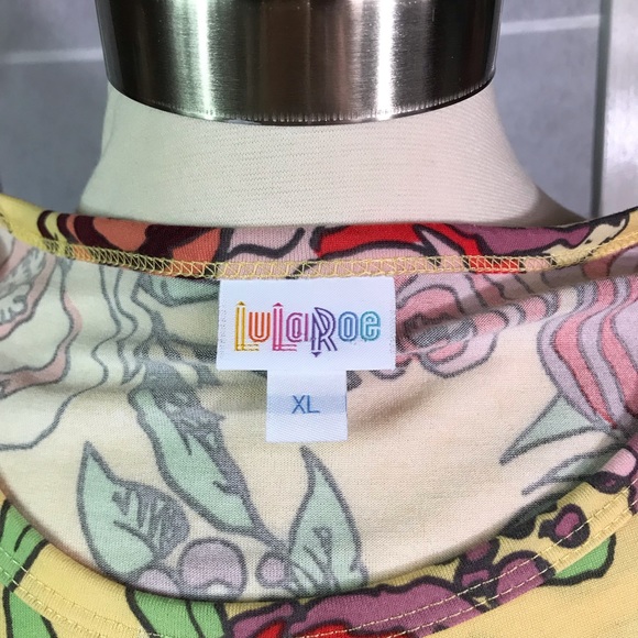 ✂️ Lularoe Debbie rose print - Picture 3 of 4